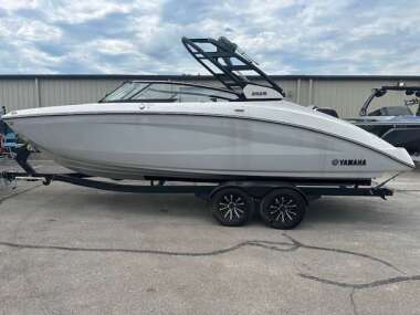 2023 Yamaha Boat 252S